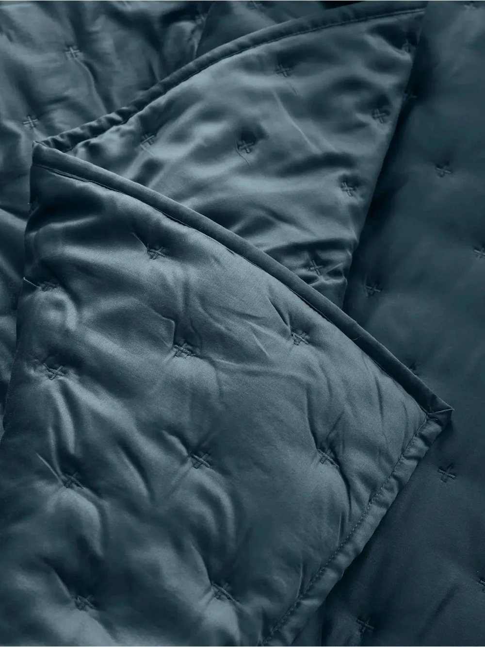 NWOT Luxury Ocean Bamboo Dream Quilt - Retail $184